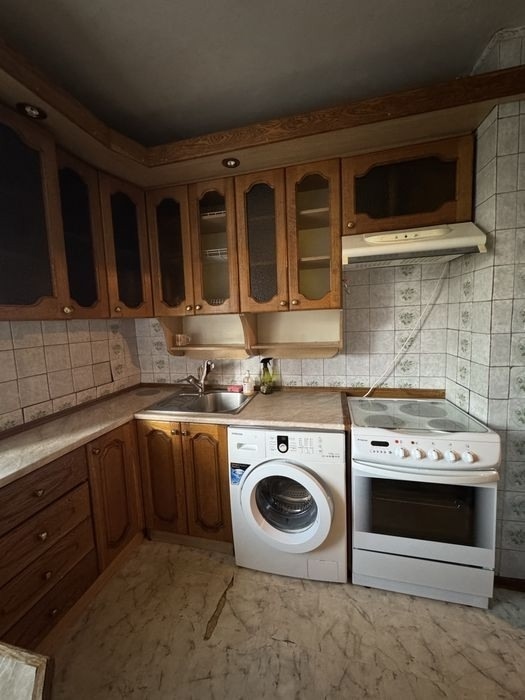 Сдаётся простая 2-комнатная квартира 🏡 Сдаётся 2-комнатная квартира – отличный вариант для комфортной жизни! 📍 Адрес: ул. 2-ая Краснознаменная (возле тц Южноград) 🛏 Площадь: 63 м² Простую, уютная 2-комнатная квартира, идеально подходящая для семьи Квартира состоит из: 🏬 Инфраструктура: В шаговой доступности н...